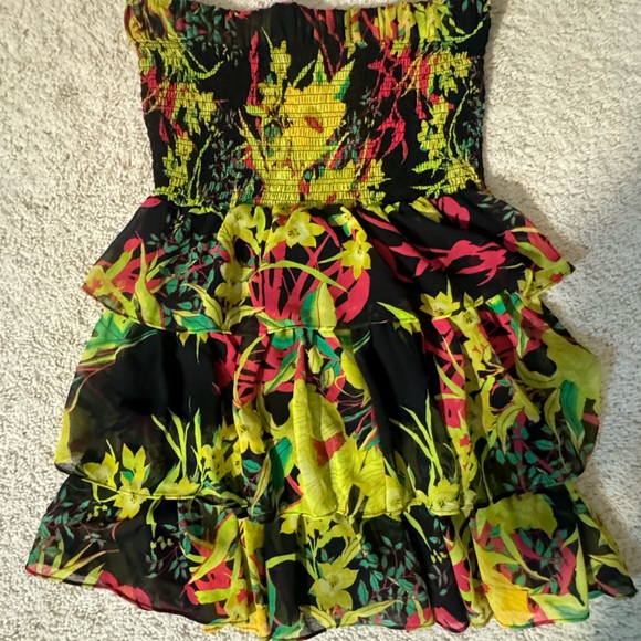 Tropical Strapless Tiered Mini Dress - Picture 2 of 6